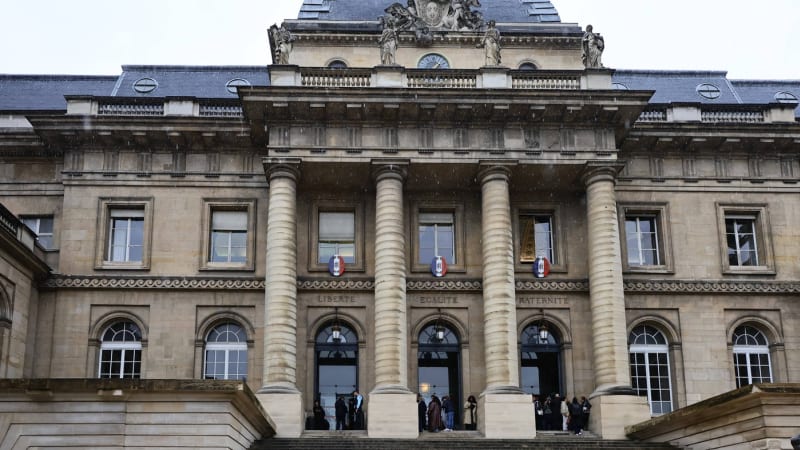 Znásilnila 12letou Lolu, pak ji zavraždila. Francouzský soud potrestal imigrantku doživotím