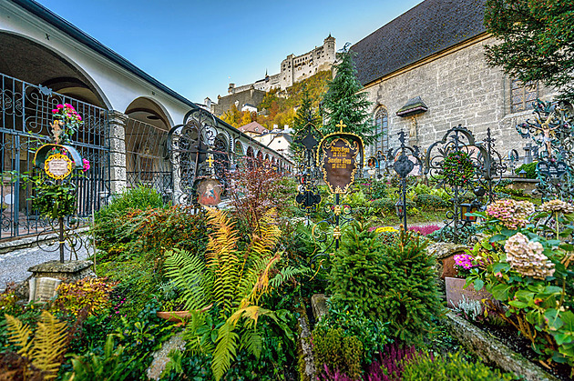Výlet za mrtvými. Funerální procházka po Salcburku umí překvapit