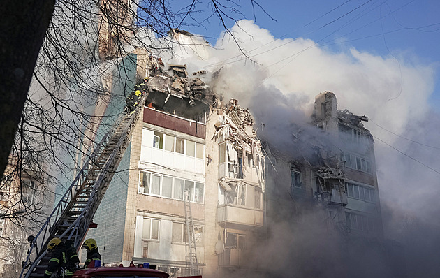 Rusové zabili na západě Ukrajiny přes 20 lidí. Polsko zavřelo letiště, vyslalo stíhačky