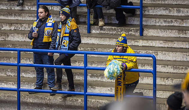 Hokejisté Zlína klesli na dno. Spadneme dříve my, nebo zimák, ptají se fanoušci