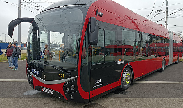 Jolanda i Petr Muk. Nové trolejbusy v Českých Budějovicích dostaly jména