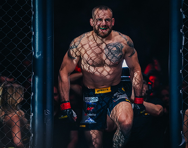 Kincl zničil Pukače, Dvořák padl. Obr Fleury obhájil titul a přijal novou výzvu