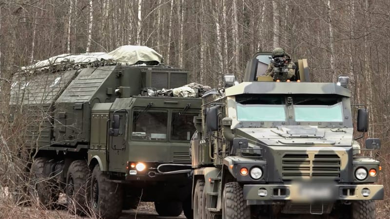 Rusko varuje i slaví: Raketový systém Orešnik jde do akce. Může nést jadernou hlavici