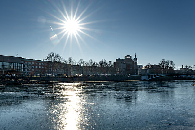 Na Kvildě bylo ráno minus 30,6 stupně. Mrazivé noci budou dál svírat Česko