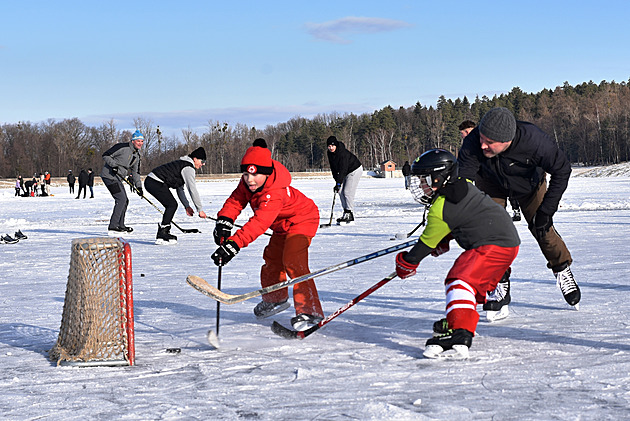 Sníh a mráz na přelomu roku horaly potěšil, radost mají běžkaři i bruslaři