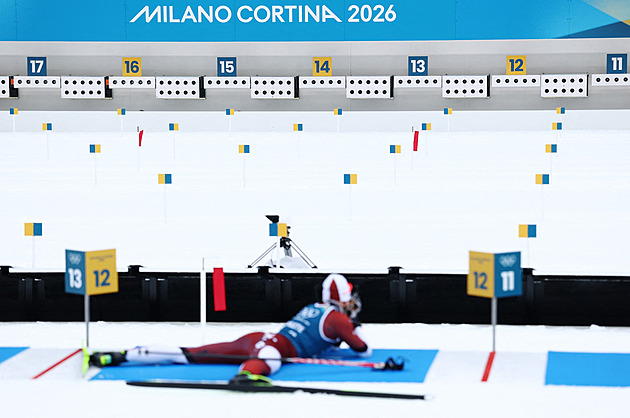 Zrádná výška, složité nádechy. Čtvrtá rána už bývá na hraně. Tam, kde biatlonisté trpí