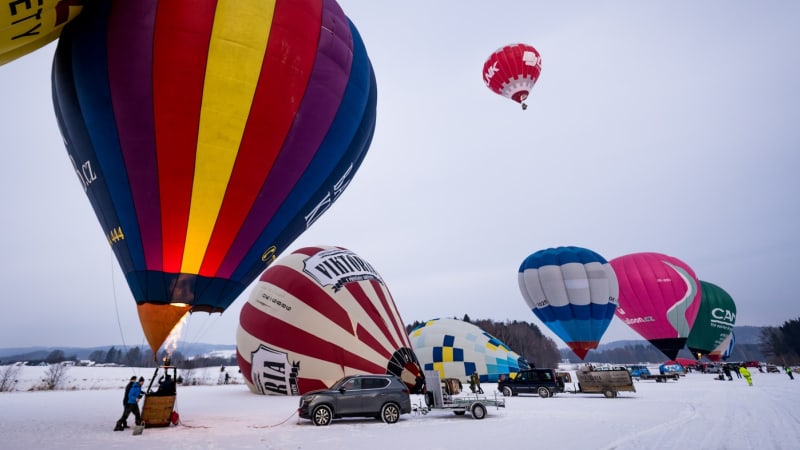 Bez toalety a s minimem jídla v koši: Extrémní závod balónů v Česku nevyžaduje jen vytrvalost