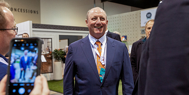 Americké firmy mění šéfy. Šanci dostávají mladší a ne tolik zkušení, říká analýza