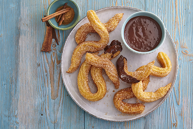 Dokonalé churros: Španělská sladká klasika, recept a tipy