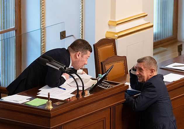 Vládní koalice podržela Babiše i Okamuru, nevydala je k trestnímu stíhání