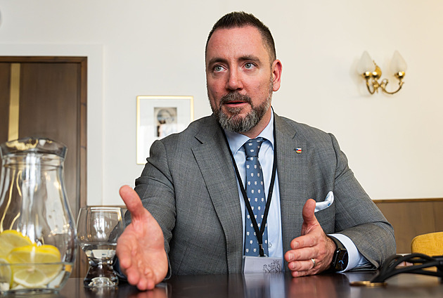 Babiš a Červený představí novinky v programu Nová zelená úsporám