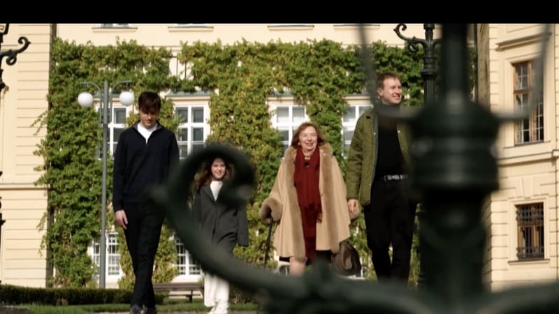 Babička generál i tmel rodiny. Jaká je Livia Klausová očima vnoučat?