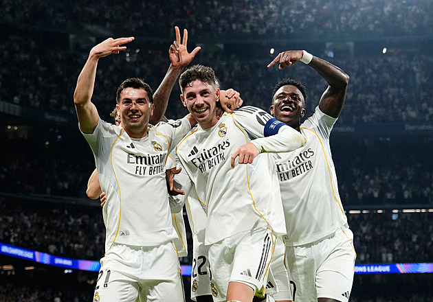 ONLINE: Real vede zásluhou Valverdeho hattricku nad City, Chelsea srovnává