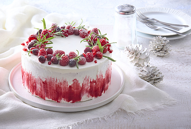 Víkendové pečení se SweetBurg: Jak si doma upéct dokonalý dort od korpusu po krém