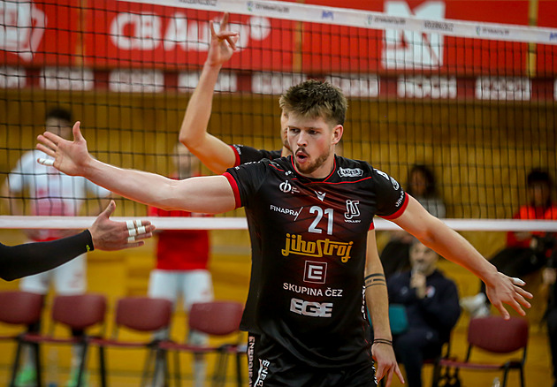Českobudějovičtí volejbalisté jsou v extraligovém semifinále, Kladno končí