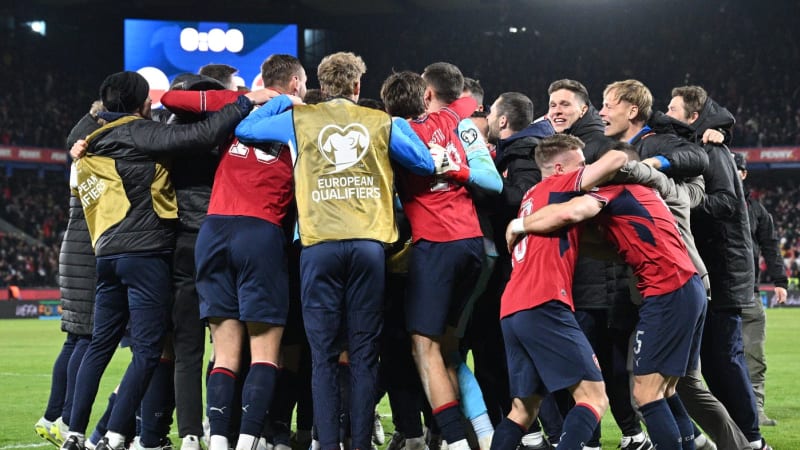 Všichni jsou už v Mexiku: Čtyři důvody, proč Češi jedou na fotbalový šampionát a Dánové končí