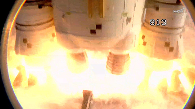 Začala mise lidí k Měsíci. Nečekaný zážitek měli i cestující v letadle