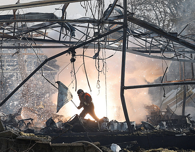 Ukrajina hlásí masivní ruský vzdušný útok. Polsko vyslalo stíhačky
