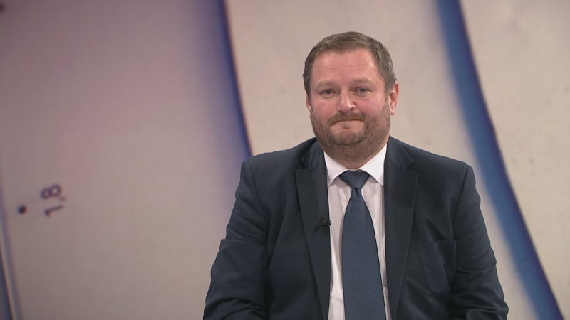 Bartoň: Nebude na důchody, hrozí státní bankrot. Hodujeme na dluh a ignorujeme časovanou bombu