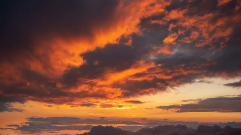 Saharský prach se valí nad Česko: Podívejte se, kde spadne „krvavý déšť“. Co může způsobit?