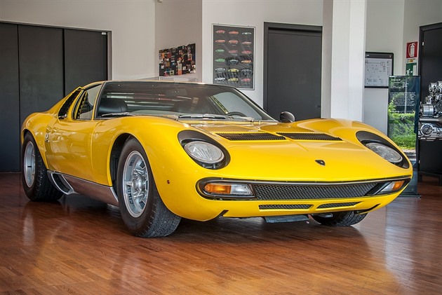 Italští furianti: Lamborghini zbohatl na traktorech, se sporťáky začal hádkou