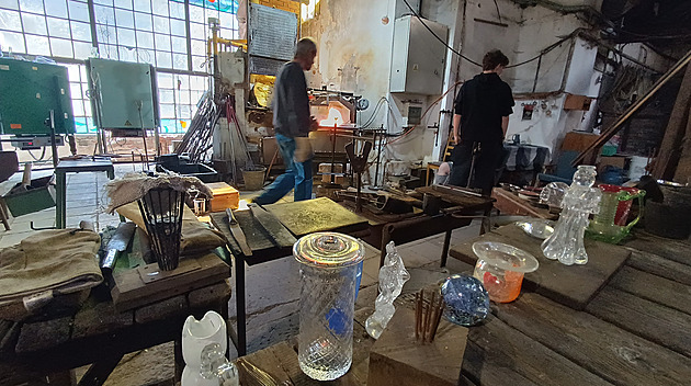 Slavná sklárna byla před zánikem, teď skanzen začíná sezonu s prestižní cenou