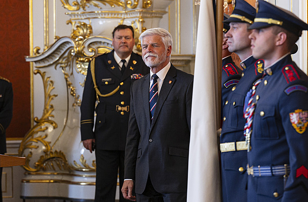 Pavel jmenoval nové generály. Je mezi nimi ředitel speciálních sil i náměstek BIS