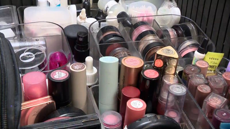 Hazard se zdravím i sebevědomím: Děti propadají make-up trendům. Jaké je největší nebezpečí?