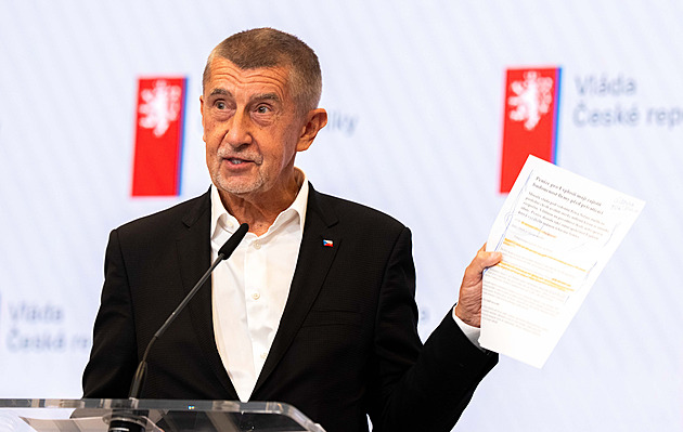 Opozice chce jednat o hrozbě zastavení proplácení dotací Evropskou unií