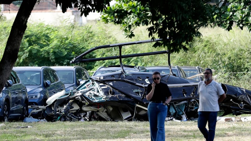 Srážka vrtulníků nad městem: Zahynuli všichni cestující, trosky zapálily v Brazílii autosalon