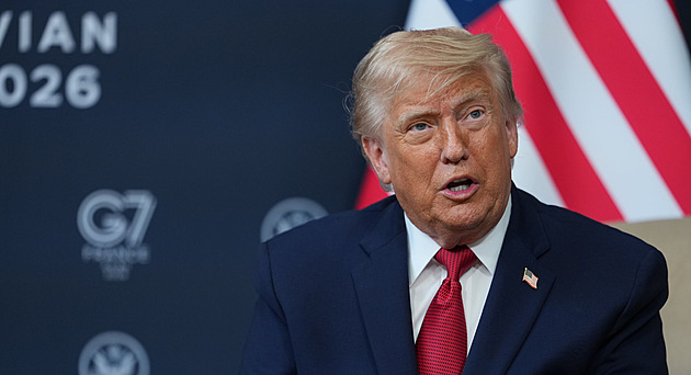 Írán v Hormuzu porušil příměří, míní Trump. Lodě se tu opět bojí proplouvat