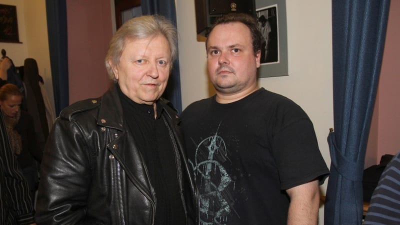 Doufáme, že to ustojíte. Lidé posílají Neckářovi po ztrátě syna vzkazy plné naděje